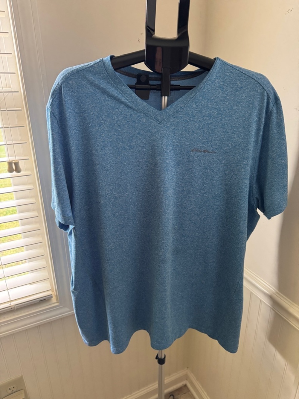 Eddie Bauer Heathered Sky Blue V-Neck Performance Tee Size 2XL